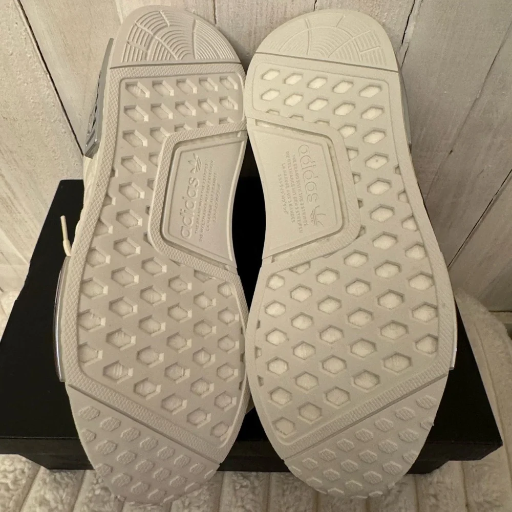 Adidas NMD_R1 ‘Silver Metallic plugs’ and cream white coloring - Size 6.5 - Picture 8 of 11